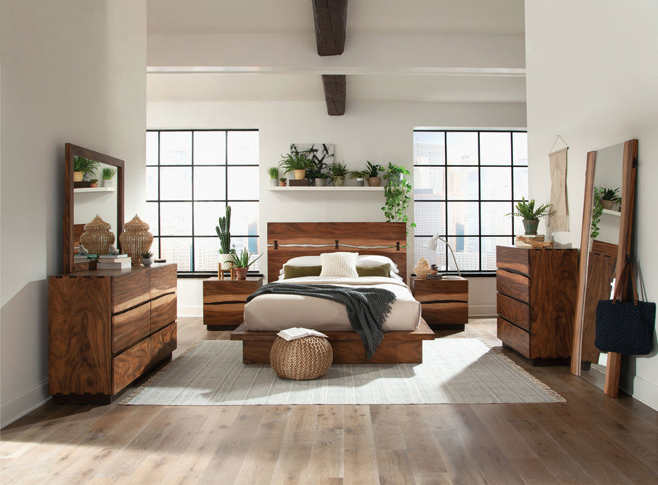 Winslow Queen & E.King Bed