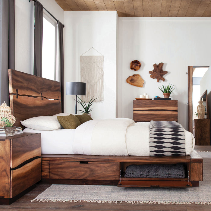 Winslow Queen & E.King Bed