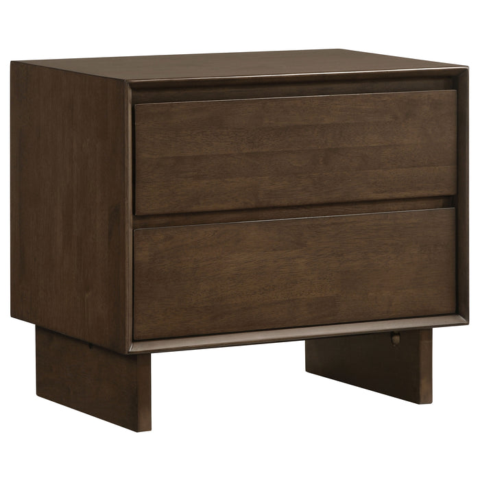 Glenwood 4 & 5 Piece Bedroom Set Eastren king & Queen