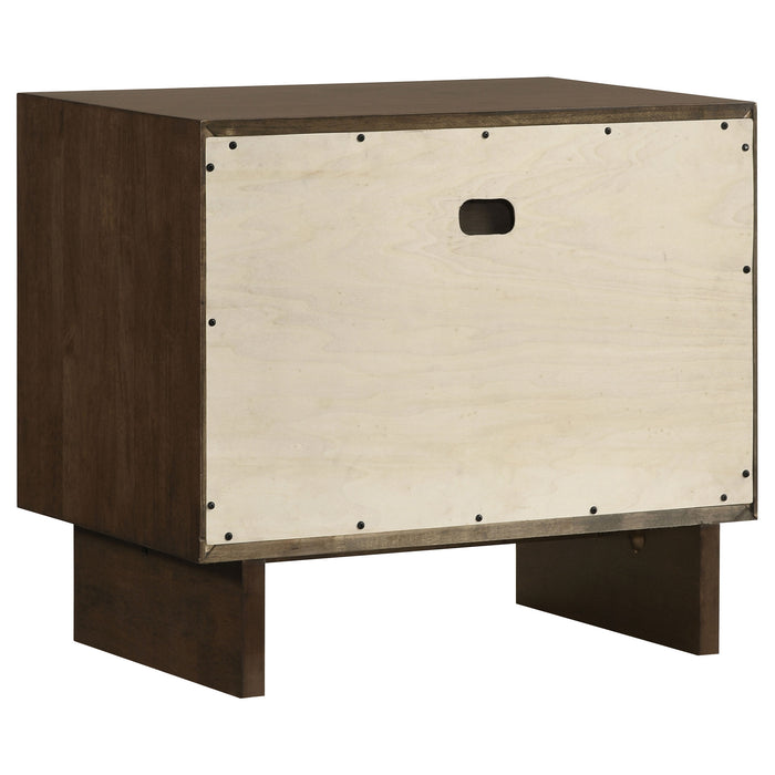 Glenwood 4 & 5 Piece Bedroom Set Eastren king & Queen